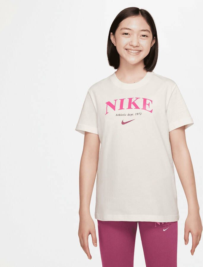 Nike Girls' Trend Boyfriend T Shirt Junior Kind