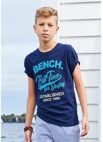 Bench. T shirt Best time for surfing