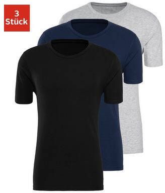 Bench. T shirt super geschikt voor om ergens onder te dragen, perfecte pasvorm, van elastisch katoen
