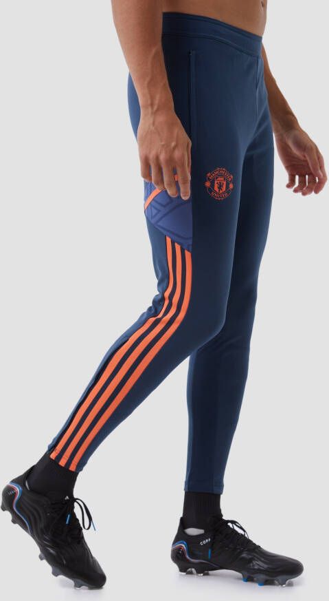 Adidas machester united condivo 22 trainingsbroek 22/23 blauw/oranje heren