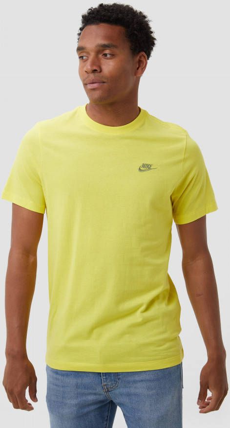 Nike Sportswear Club T shirt voor heren Geel