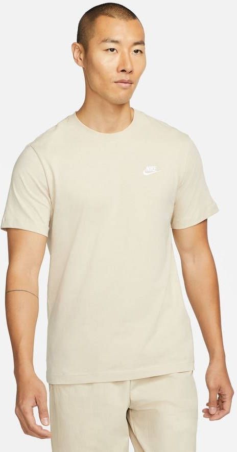 Nike Sportswear Club T shirt voor heren Bruin